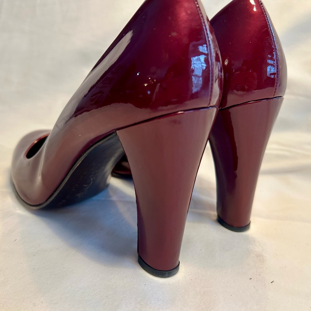 Stunning Stuart Weitzman Ruby, Patent Leather Hee… - image 2